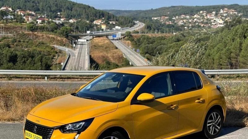 Amarelo Usado 2021 Peugeot 208 Allure Citadino | € 18.750 (Caro) - Imagem 1/4
