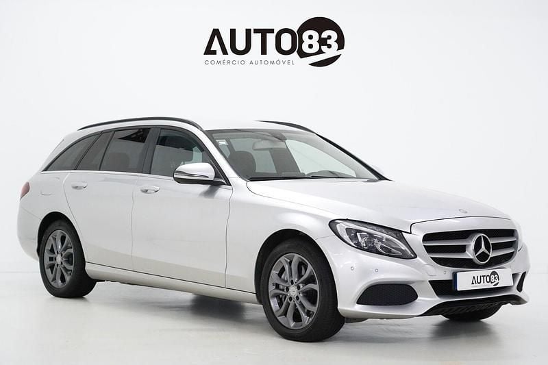 Cinza Usado 2016 Mercedes C250 Avantgarde Sedan | € 19.990 - Imagem 1/4