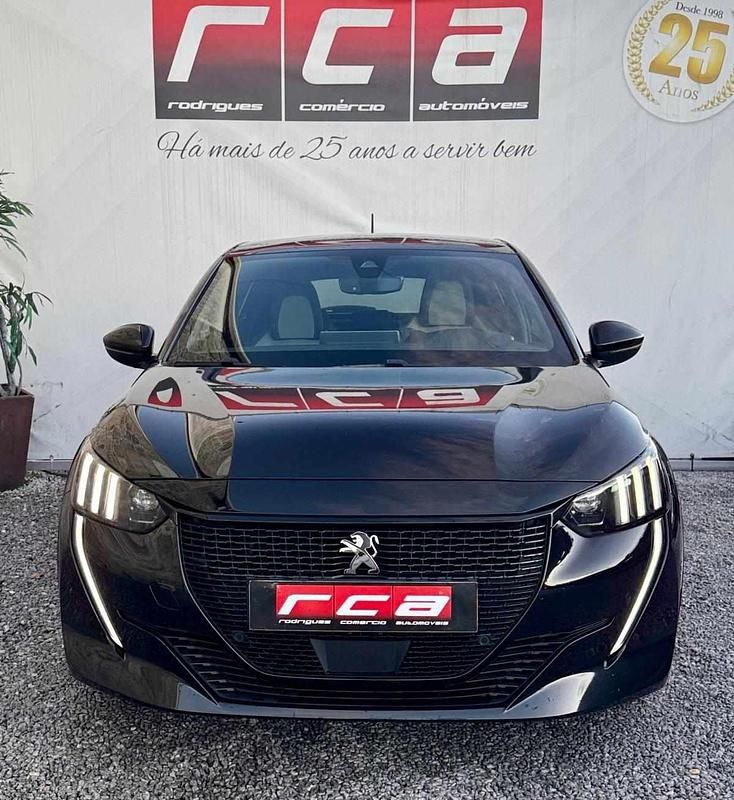 Usado Peugeot e-208 GT-line 100 kW (136 HP) 2020 Preto Citadino