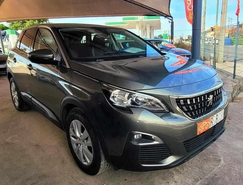 Cinzento Usado 2019 Peugeot 3008 Citadino | € 17.990 (Preço justo) - Imagem 1/3