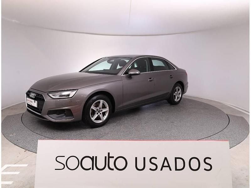 Usado Audi A4 Business 163 HP (119 kW) 2021 Cinzento escuro Sedan