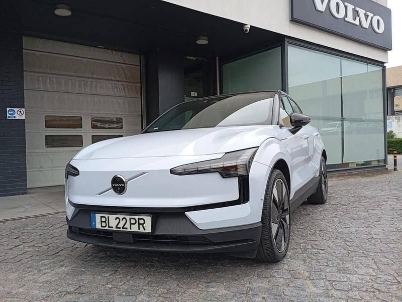 Azul Usado 2025 Volvo EX30 SUV | € 43.900 (Bom preço) - Imagem 1/4