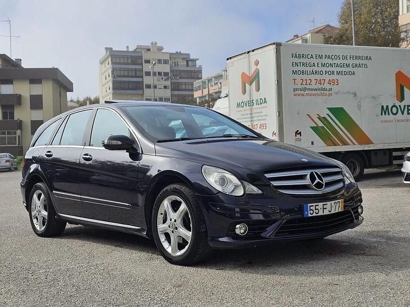 Azul Usado 2008 Mercedes R320 Monovolume | € 10.900 - Imagem 1/4