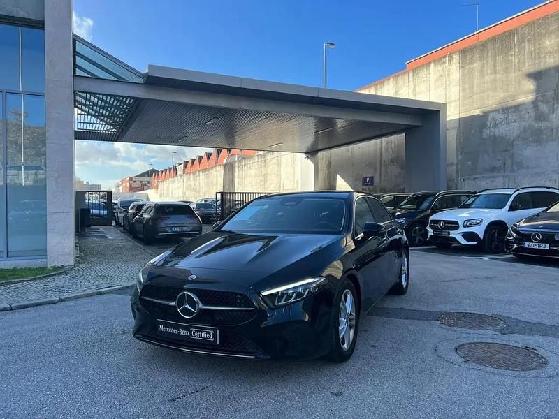 Preto cosmos Usado 2023 Mercedes A200 Progressive Citadino | € 39.900 (Preço elevado) - Imagem 1/4