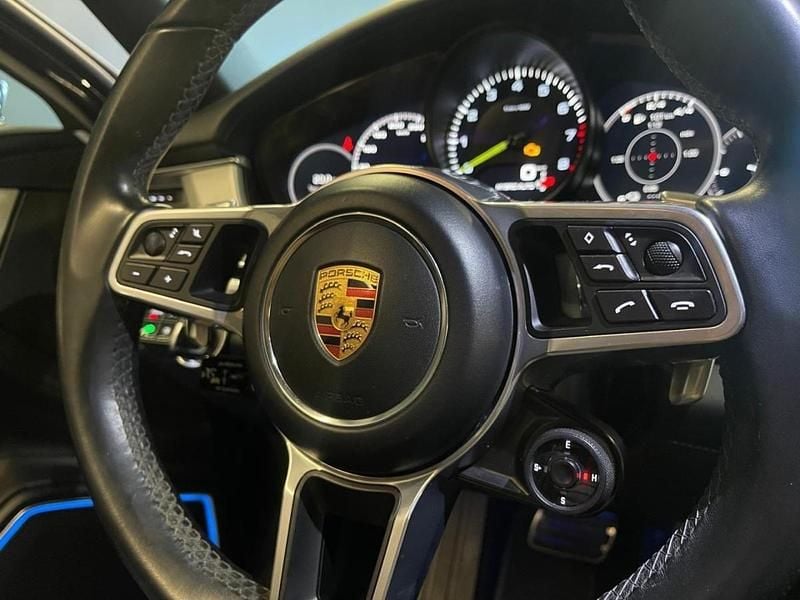 Cinzento Usado 2018 Porsche Panamera Sedan | € 65.990 (Preço justo) - Imagem 1/4