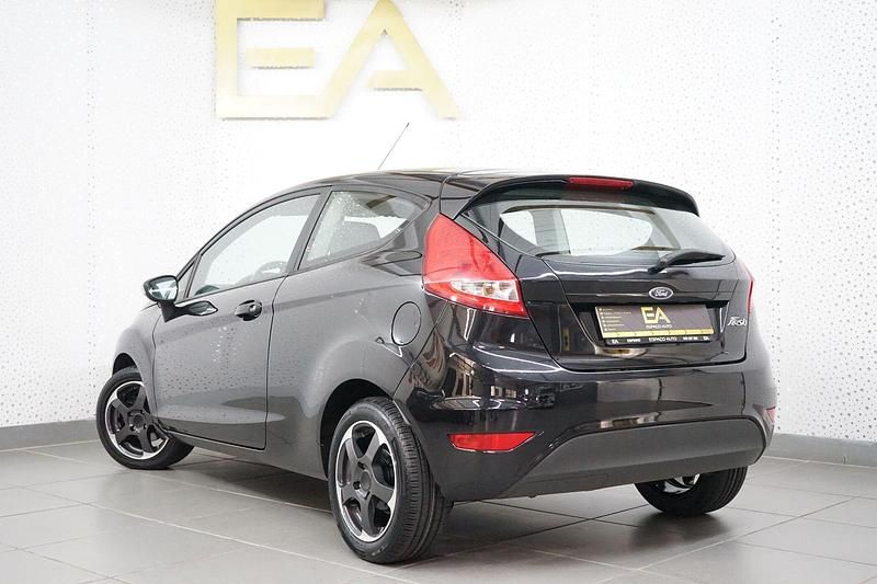 Usado Ford Fiesta 60 HP (44 kW) 2010 Preto Citadino