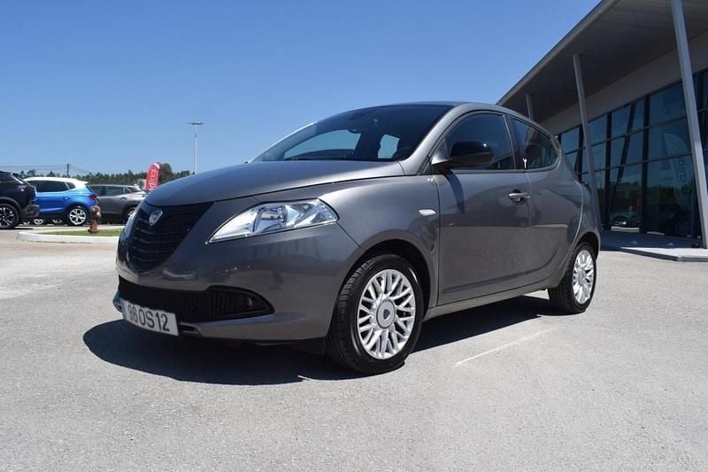 Cinzento Usado 2014 Lancia Ypsilon Citadino | € 7.900 - Imagem 1/2
