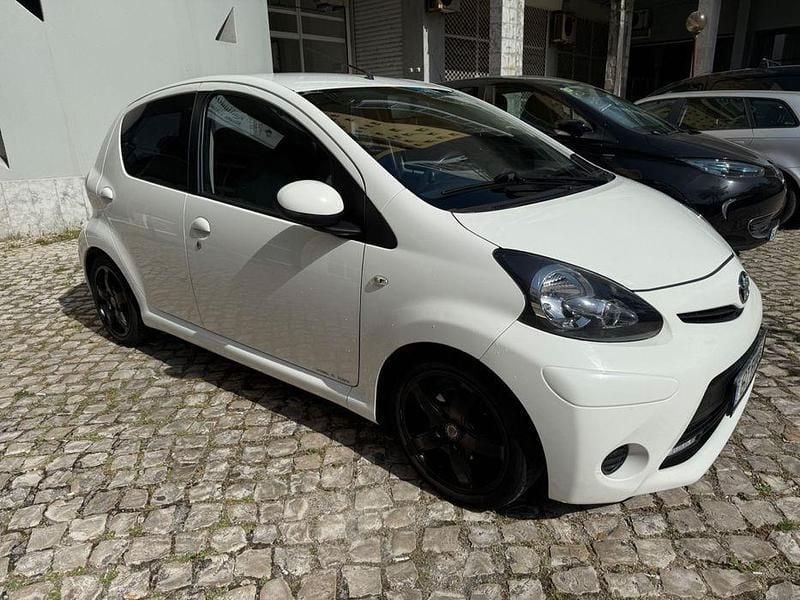 Usado 2013 Toyota Aygo Citadino | € 5.500 - Imagem 1/4