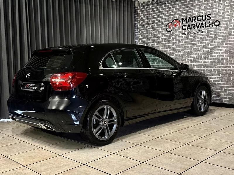 Usado Mercedes A180 Urban 109 HP (80 kW) 2016 Preto