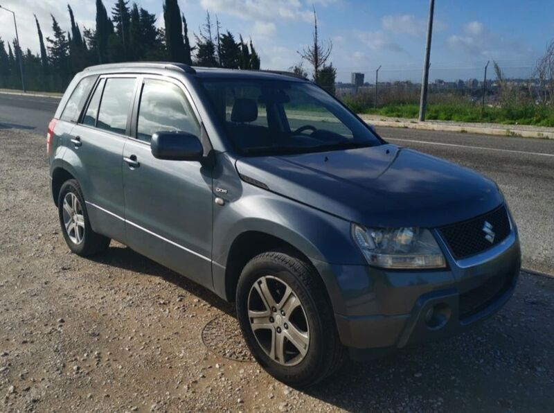 Usado 2007 Suzuki Grand Vitara SUV | € 8.900 - Imagem 1/4