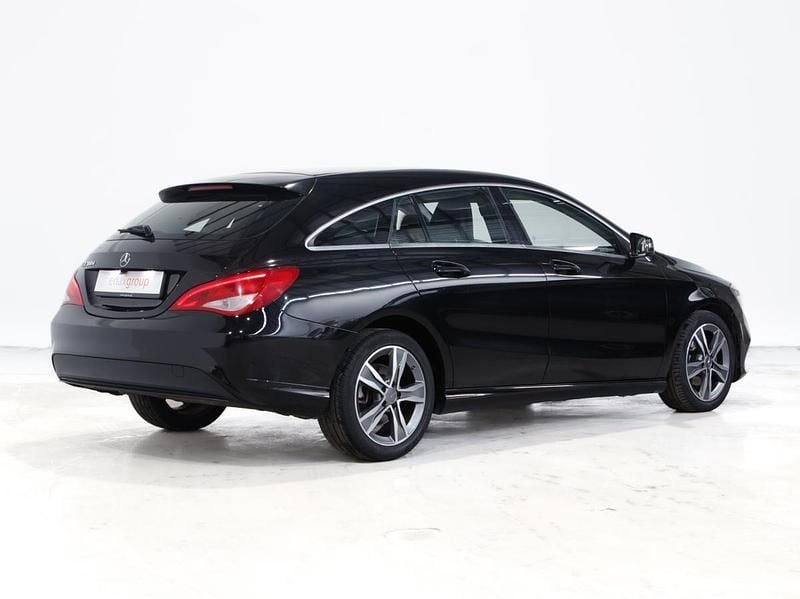 Usado Mercedes CLA180 Shooting Brake 109 HP (80 kW) 2017 Preto Carrinha