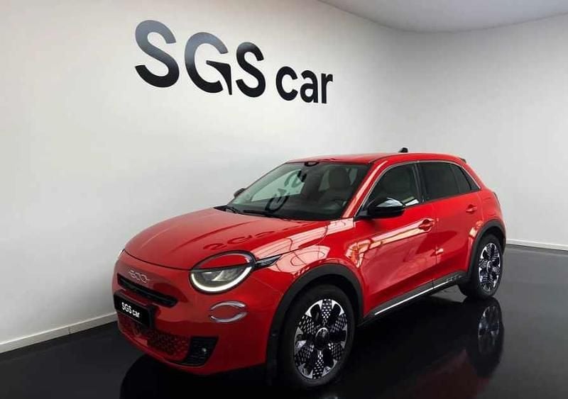 Vermelho Usado 2023 Fiat 600 La Prima SUV | € 29.500 (Preço justo) - Imagem 1/4
