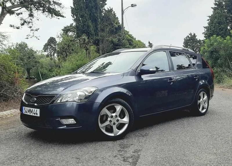 Cinzento Usado 2011 Kia Ceed Sportswagon Carrinha | € 5.999 (Bom preço) - Imagem 1/4