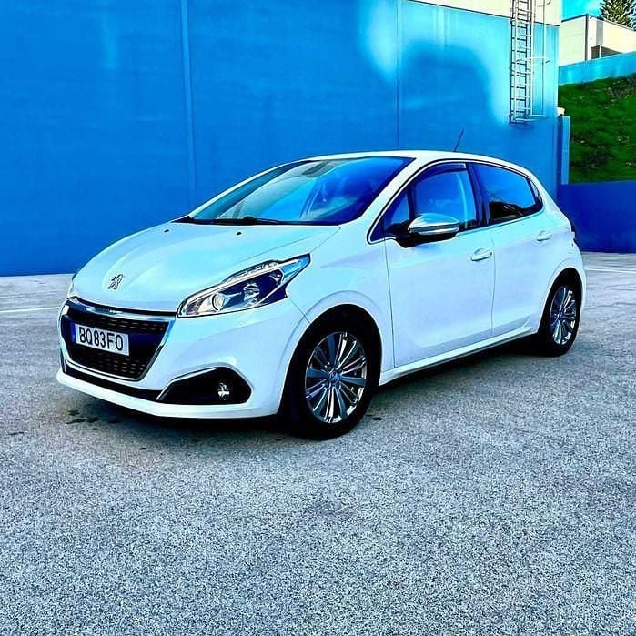 Usado Peugeot 208 Allure 110 HP (80 kW) 2019 Citadino