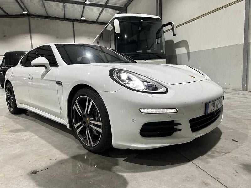 Usado Porsche Panamera 250 HP (183 kW) 2013 Branco Citadino