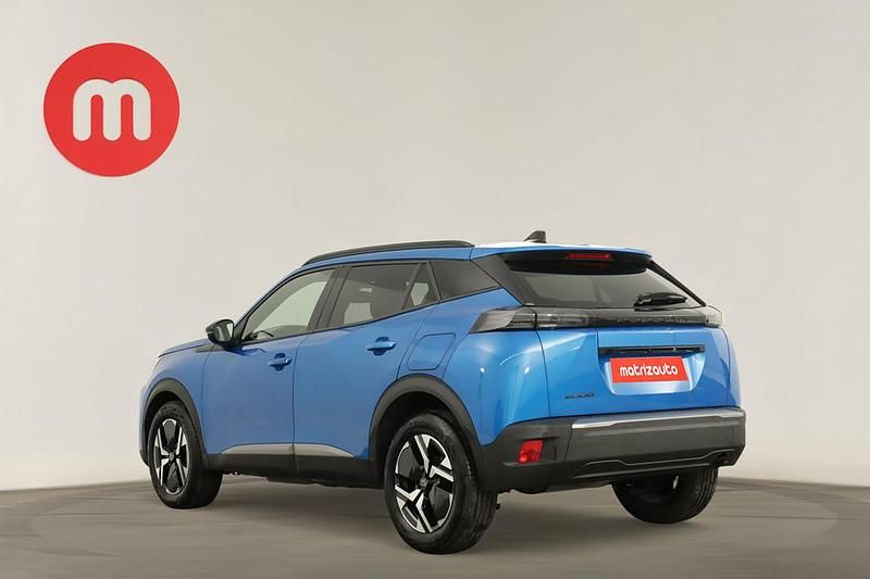 Usado Peugeot 2008 Allure 102 HP (75 kW) 2024 SUV