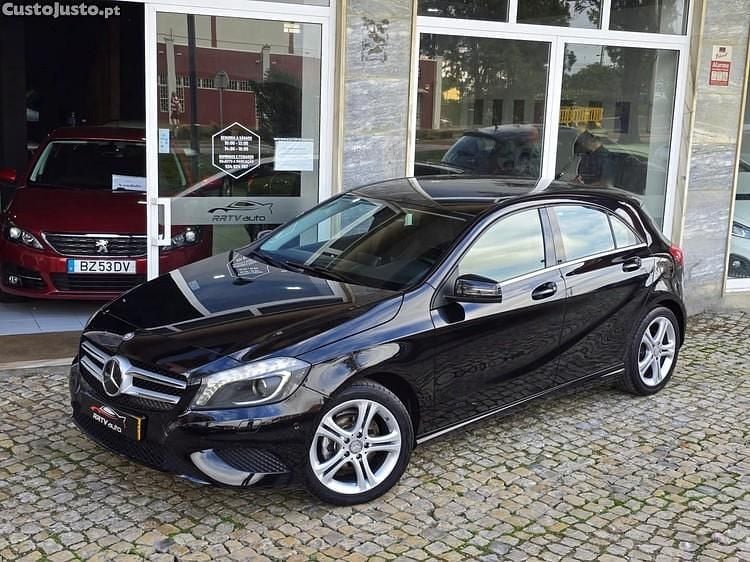 Preto Usado 2014 Mercedes A180 Urban Citadino | € 16.750 (Preço justo) - Imagem 1/1
