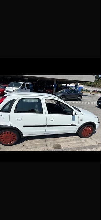 Usado 2001 Opel Corsa Sedan | € 1.999 (Preço justo) - Imagem 1/4