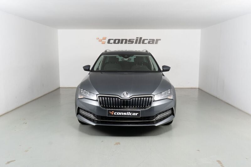 Cinza Usado 2021 Skoda Superb Style Carrinha | € 24.980 (Super Preço) - Imagem 1/4