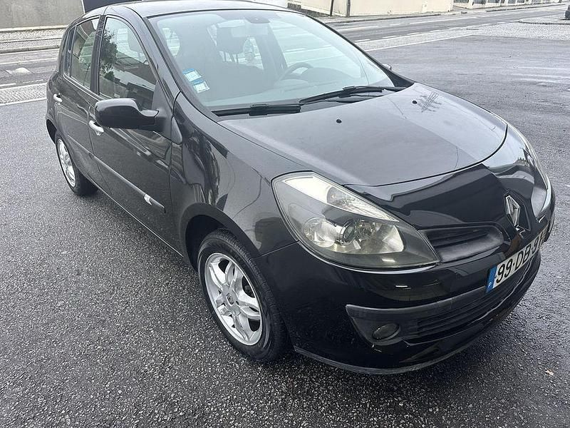 Usado 2007 Renault Clio II Sedan | € 3.250 (Preço justo) - Imagem 1/4