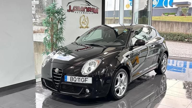Preto Usado 2025 Alfa Romeo MiTo Distinctive Citadino | € 6.500 - Imagem 1/4