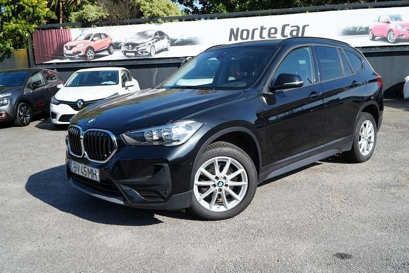Cinza Usado 2021 BMW X1 Advantage SUV | € 24.250 (Preço justo) - Imagem 1/4
