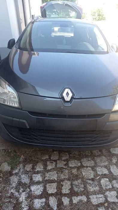 Usado 2011 Renault Mégane III Sedan | € 3.700 (Bom preço) - Imagem 1/4