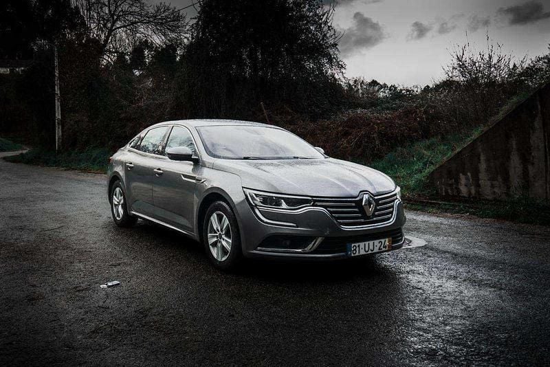 Cinza Usado 2018 Renault Talisman Zen Sedan | € 19.900 (Caro) - Imagem 1/4