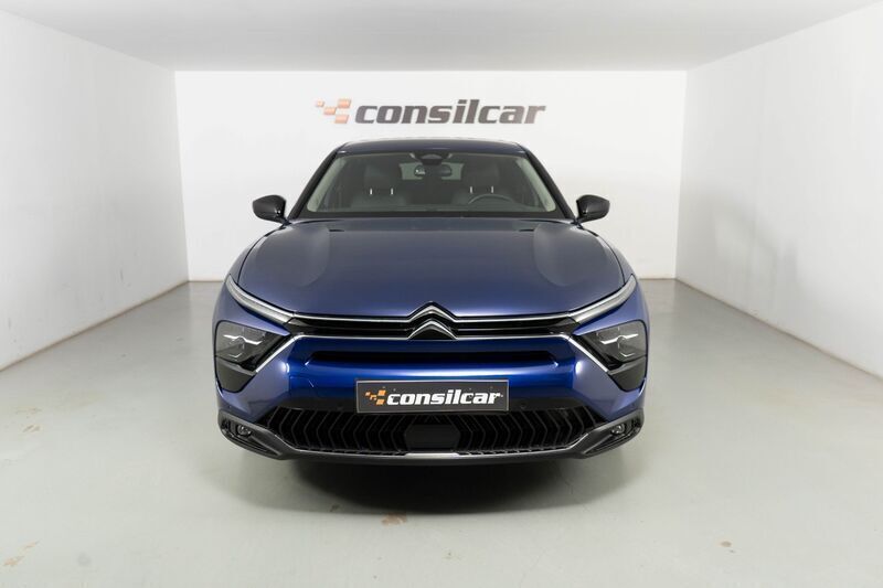 Azul Usado 2023 Citroën C5 X PureTech Citadino | € 22.480 (Preço justo) - Imagem 1/4