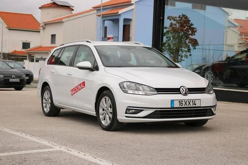 Usado VW Golf VII 115 HP (84 kW) 2019 Branco Carrinha