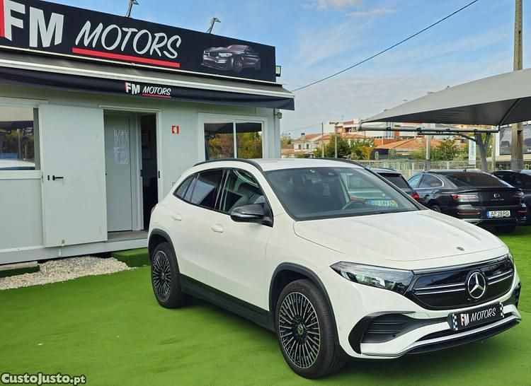 Branco Usado 2023 Mercedes EQA250 AMG line SUV | € 38.990 (Preço justo) - Imagem 1/1