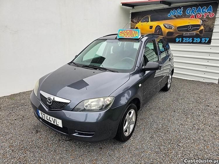 Usado Mazda 2 75 HP (55 kW) 2003 Cinza Citadino