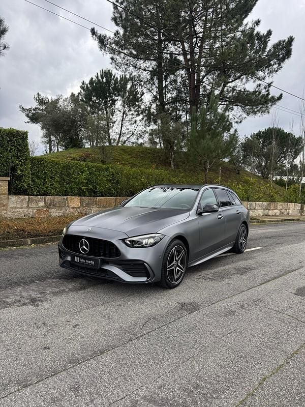 Usado Mercedes C300 AMG line 313 HP (230 kW) 2022 Cinza Carrinha