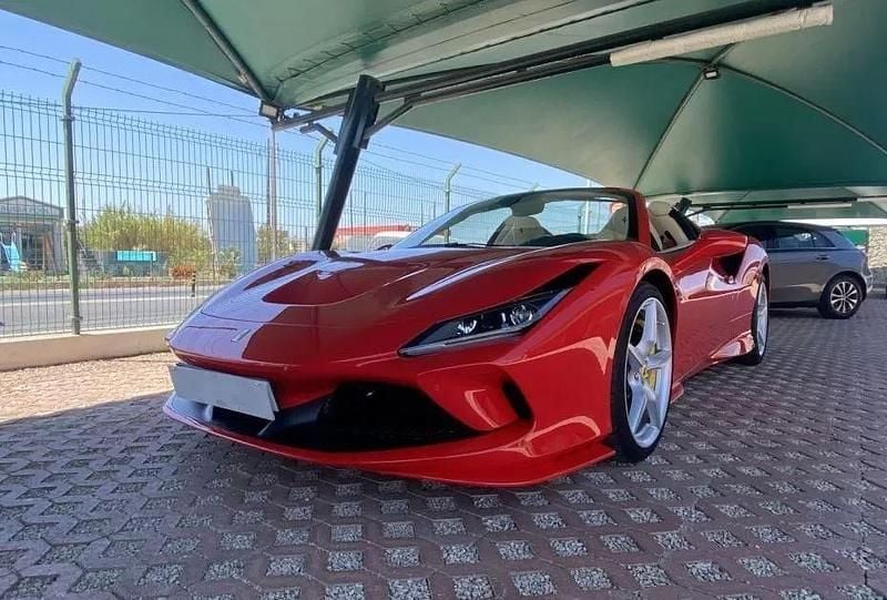 Vermelho Usado 2022 Ferrari F8 Coupé | € 435.600 - Imagem 1/4