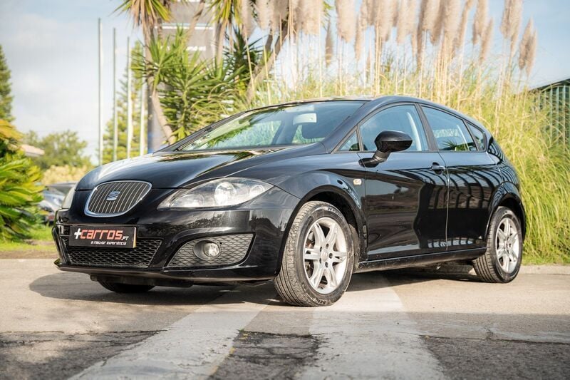 Preto Usado 2012 Seat Leon Ecomotive Citadino | € 10.899 (Preço justo) - Imagem 1/4