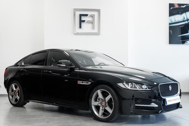 Preto Usado 2019 Jaguar XE Sedan | € 24.800 (Preço justo) - Imagem 1/4