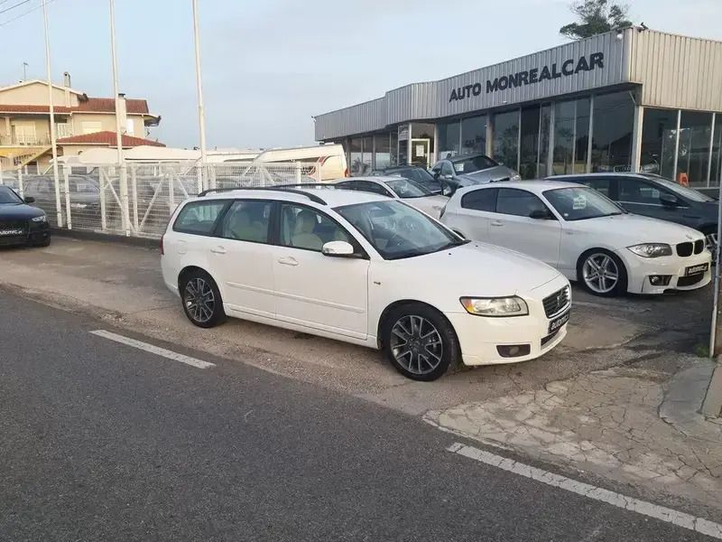 Branco Usado 2009 Volvo V50 R-Design Carrinha | € 7.900 (Preço justo) - Imagem 1/4