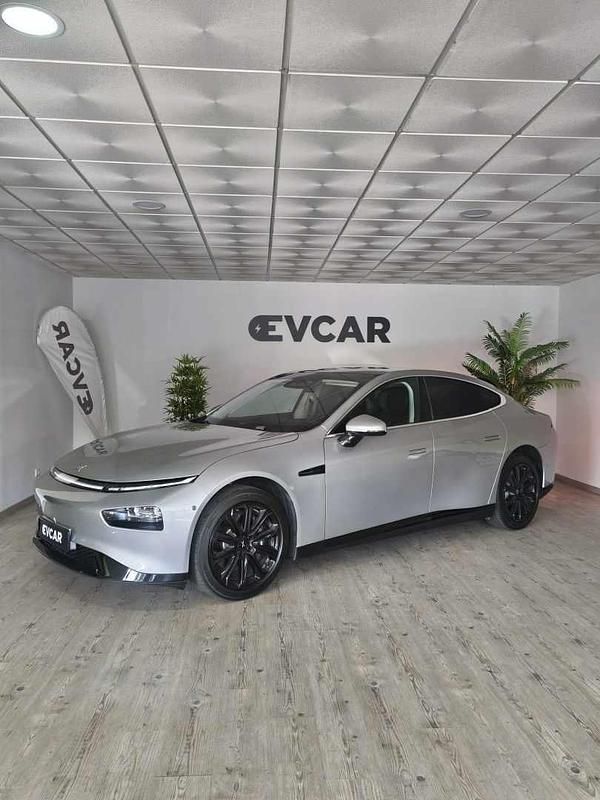 Cinzento Usado 2022 XPENG P7 Sedan | € 38.580 - Imagem 1/4