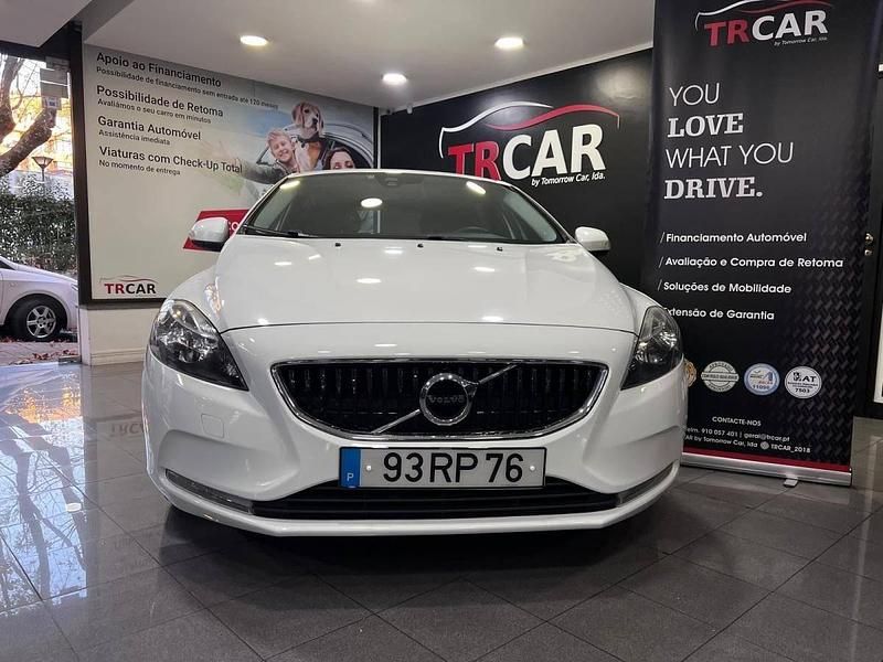 Usado Volvo V40 Kinetic 177 HP (130 kW) 2016 Branco