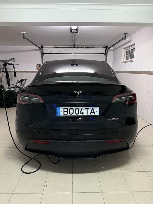 Usado 2022 Tesla Model Y Performance SUV | € 37.500 (Preço justo) - Imagem 1/4