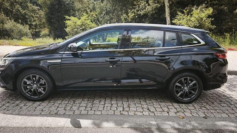 Usado Renault Mégane III Bose Edition 110 HP (80 kW) 2016 Sedan