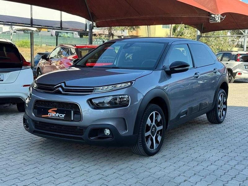 Antracite Usado 2018 Citroën C4 Cactus Citadino | € 13.950 (Preço justo) - Imagem 1/4