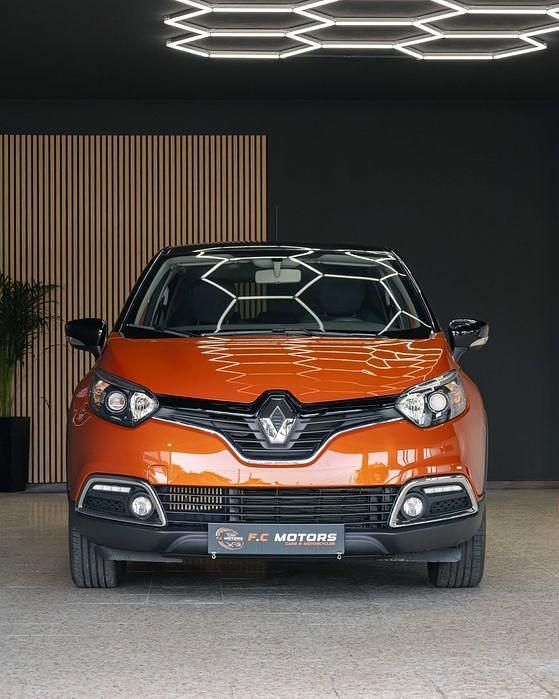 Usado Renault Captur LIMITED 90 HP (66 kW) 2017 Outra SUV