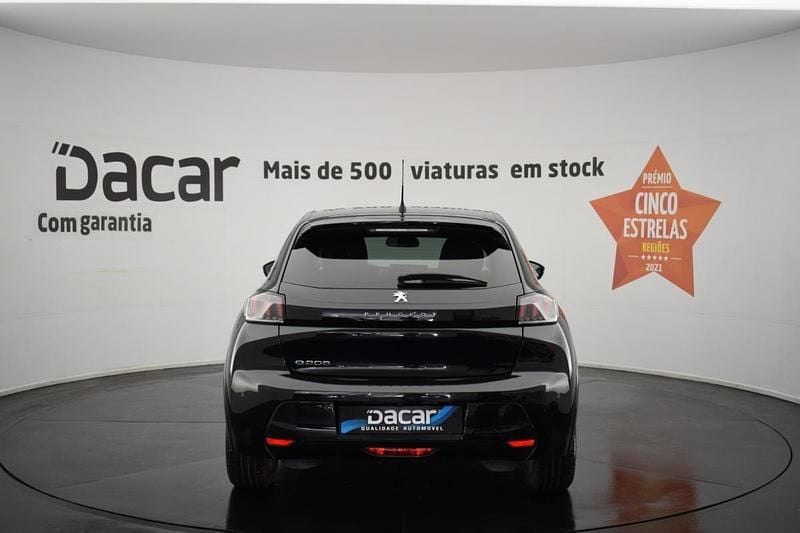 Usado Peugeot e-208 Allure 100 kW (136 HP) 2022 Preto Citadino