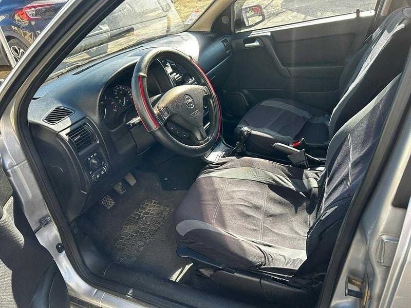 Usado Opel Astra Club 75 HP (55 kW) 2001 Sedan