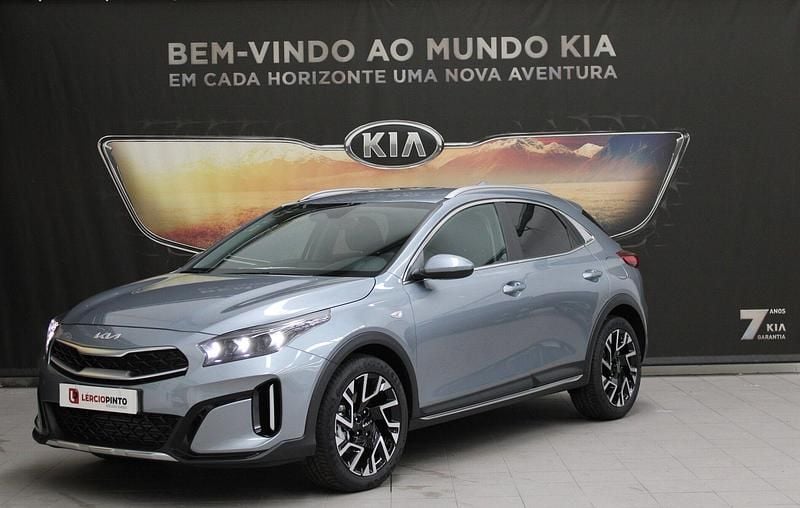 Cinza Novo 2025 Kia XCeed Sport SUV | € 26.750 (Preço justo) - Imagem 1/4