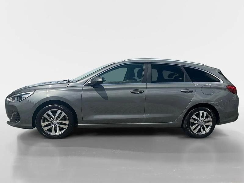 Usado Hyundai i30 Style 116 HP (85 kW) 2019 Cinza Carrinha