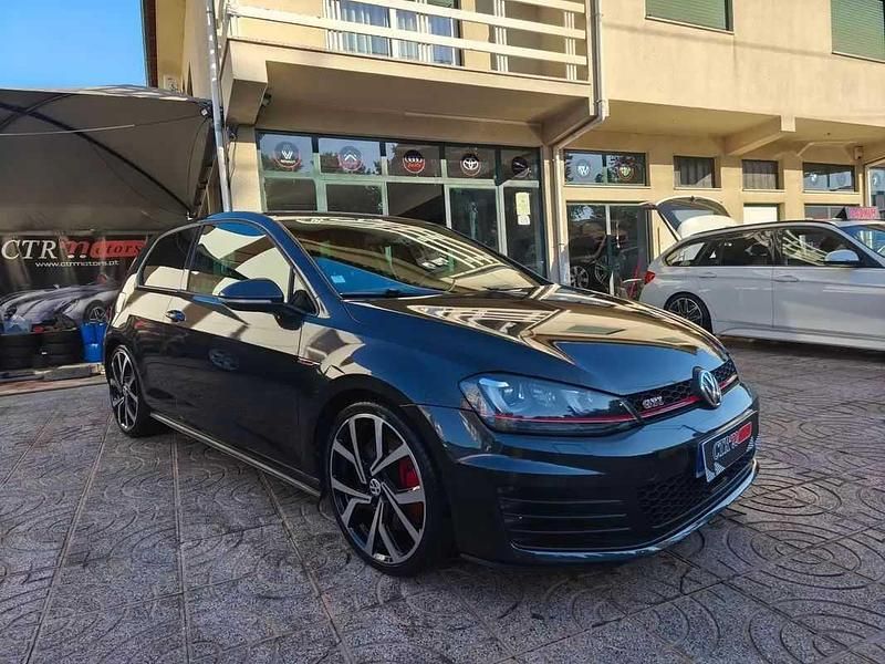Usado VW Golf VII GTI 230 HP (169 kW) 2014 Cinzento Citadino
