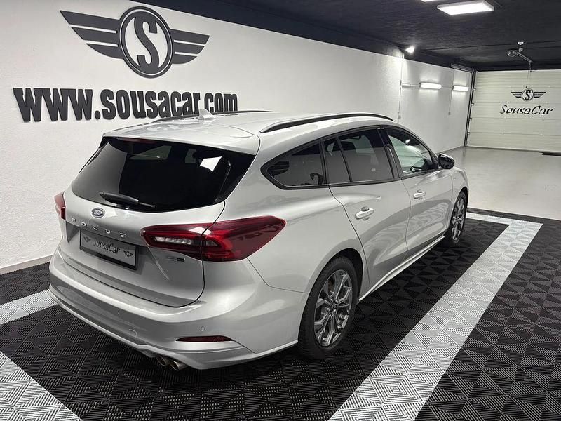 Usado Ford Focus ST-Line 125 HP (91 kW) 2023 Cinza Carrinha