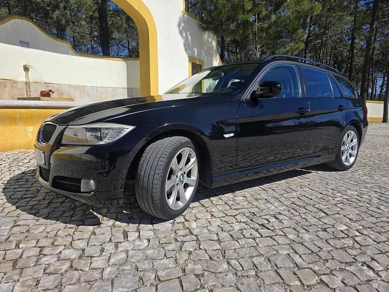Usado BMW 318 143 HP (105 kW) 2009 Preto Carrinha